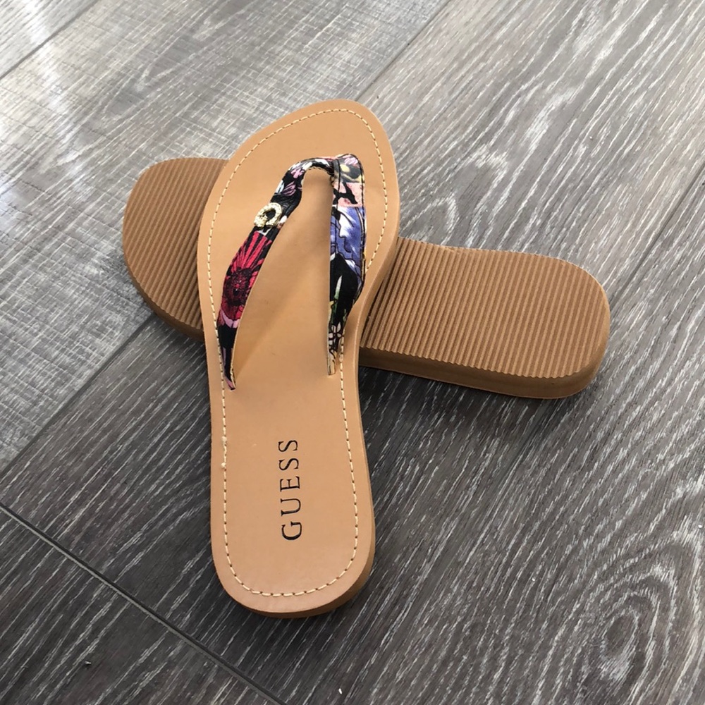 GUESS flip flops